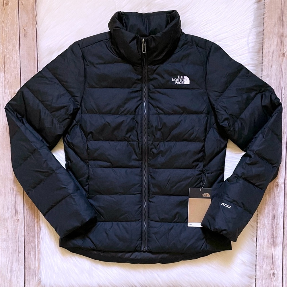 The North Face Women's Black Puffer Jacket - Picture 2 of 11